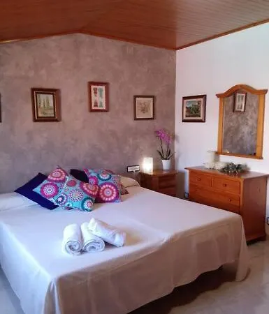 Casa Joana Canyelles (Catalonia)