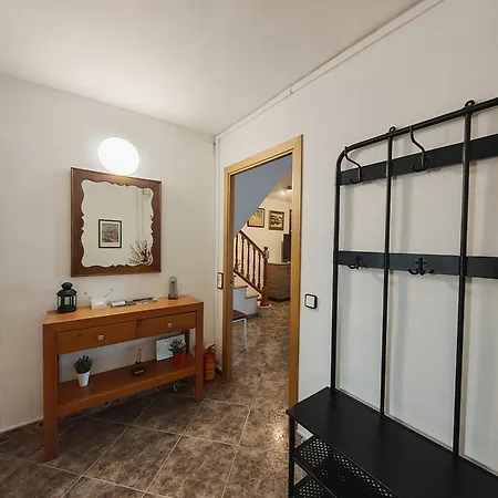 Casa Joana Canyelles (Catalonia)